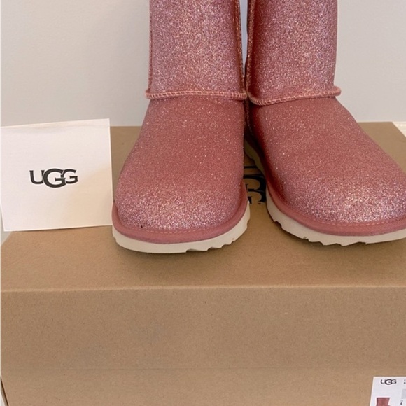 UGG Sparkly Kids Pink Boots size 4 - Picture 1 of 11